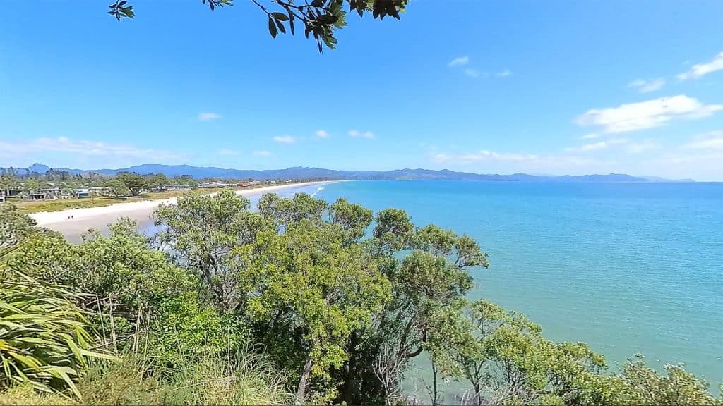 Bluff Road to Rings Beach - 360 8K