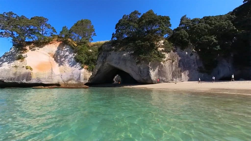 Cathedral Cove - Kayaking in 360 VR