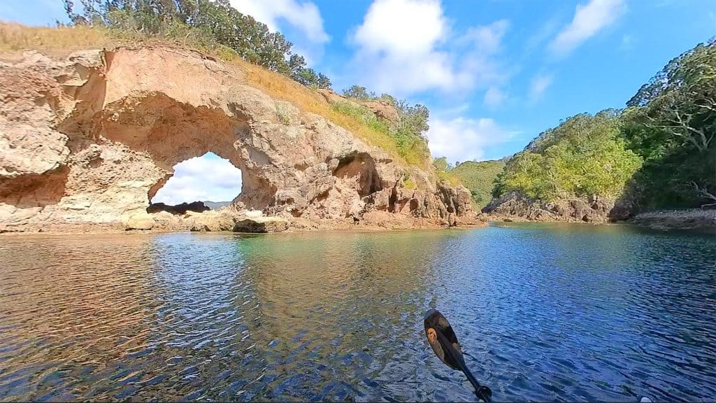 Motukoranga island - Exploring the Island Caves